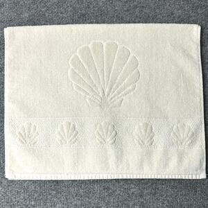 Vintage 80s sculpted cotton blend hand towel sea shells cream 15.5x24 cottage